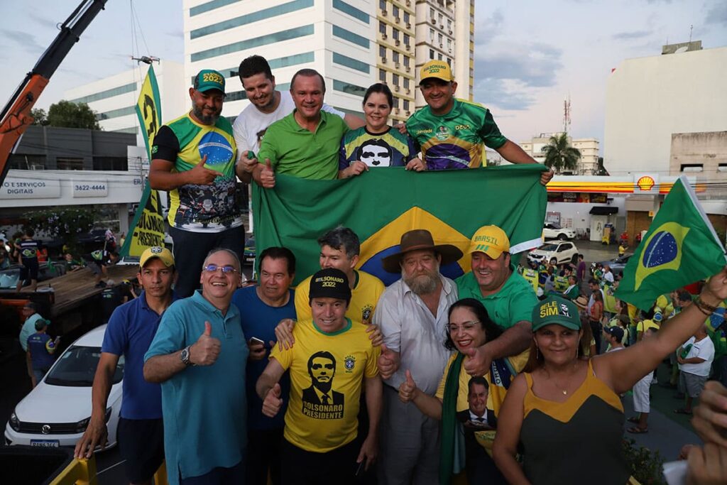 Senador Wellington Fagundes Participa Ato pro bolsonaro_003