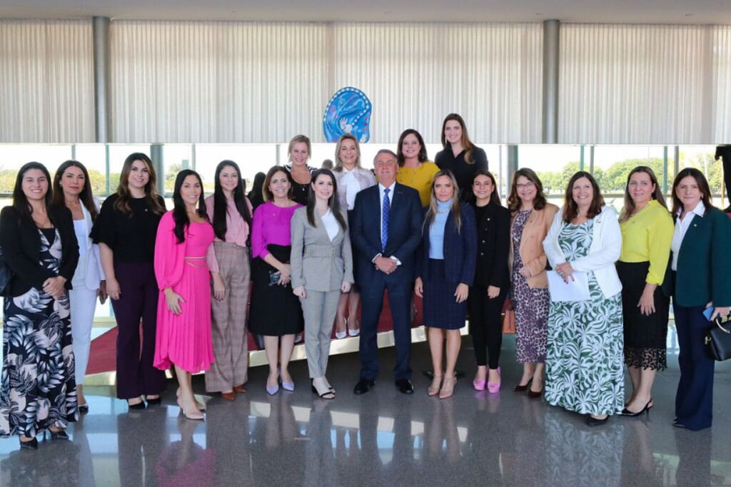 Bolsonaro presidente reuniao bancada feminina pl